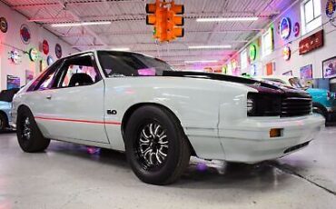 Mercury-Capri-1981-Gray-Black-805-2