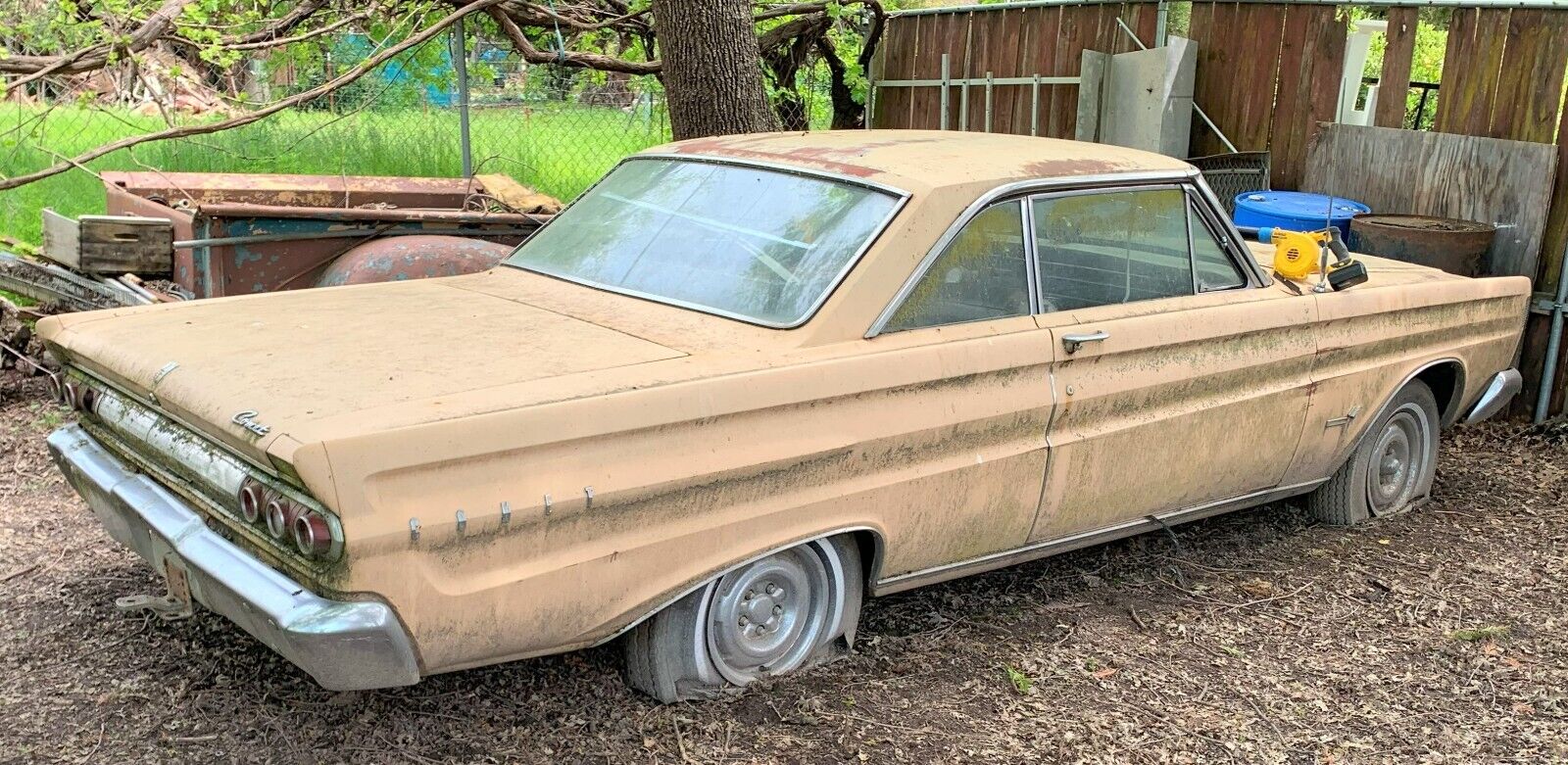 Mercury-Comet-1964-Tan-White-1544970-11