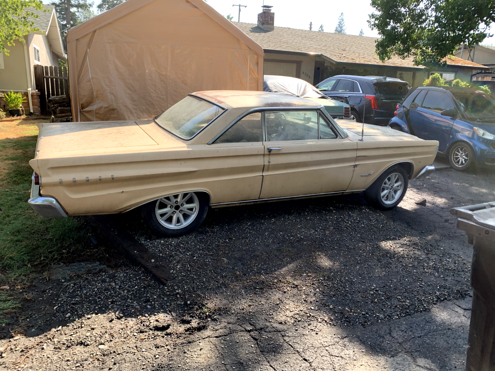 Mercury-Comet-1964-Tan-White-1544970-6