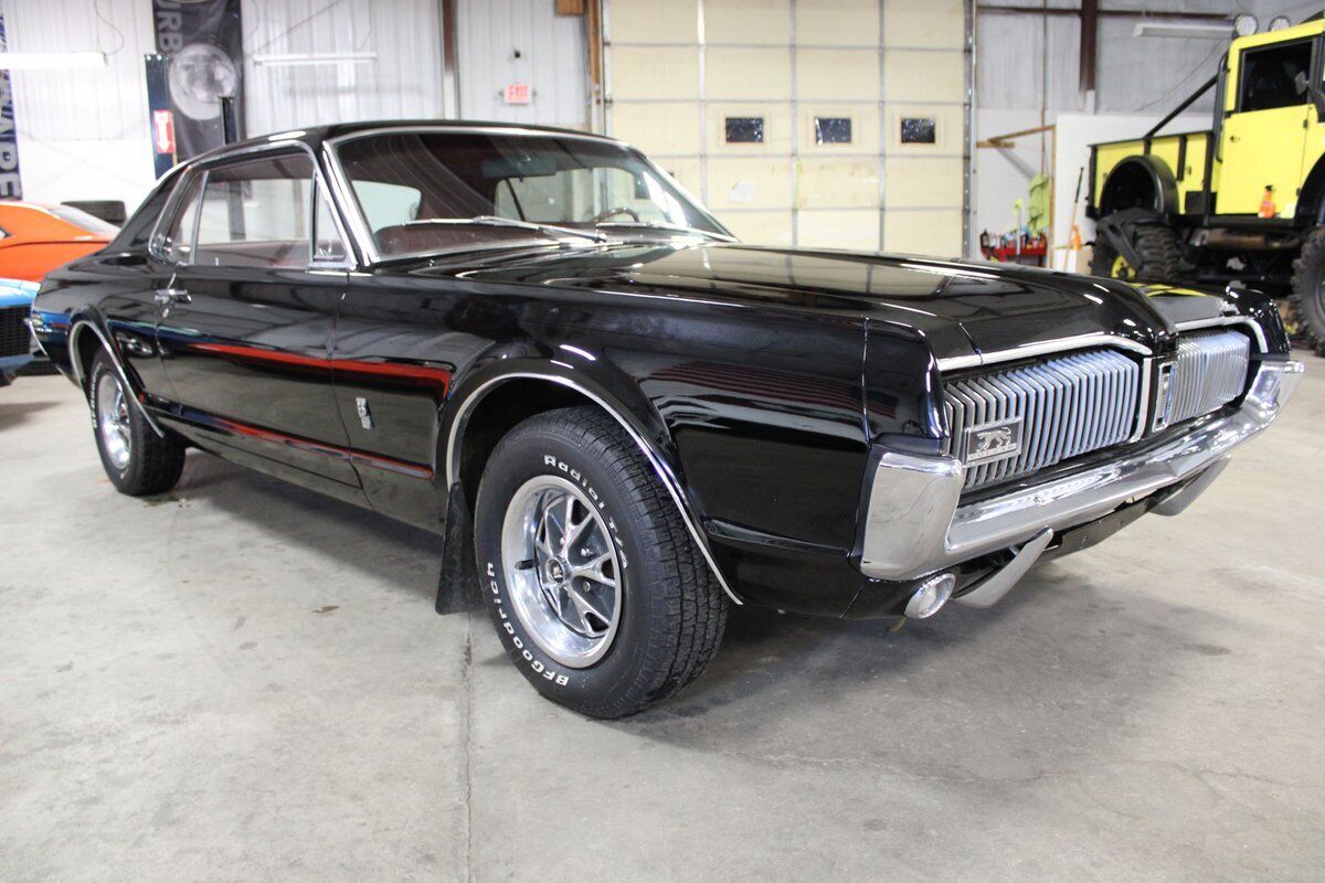 Mercury-Cougar-1967-Black-Red-43687-7