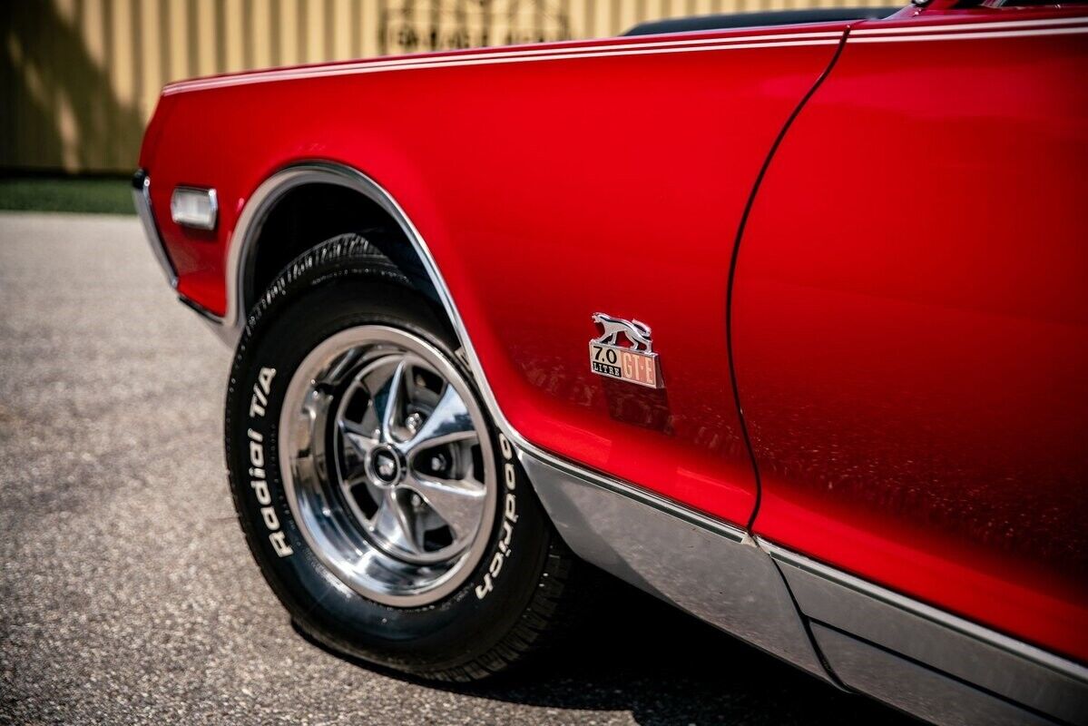 Mercury-Cougar-Coupe-1968-Red-Black-114569-4