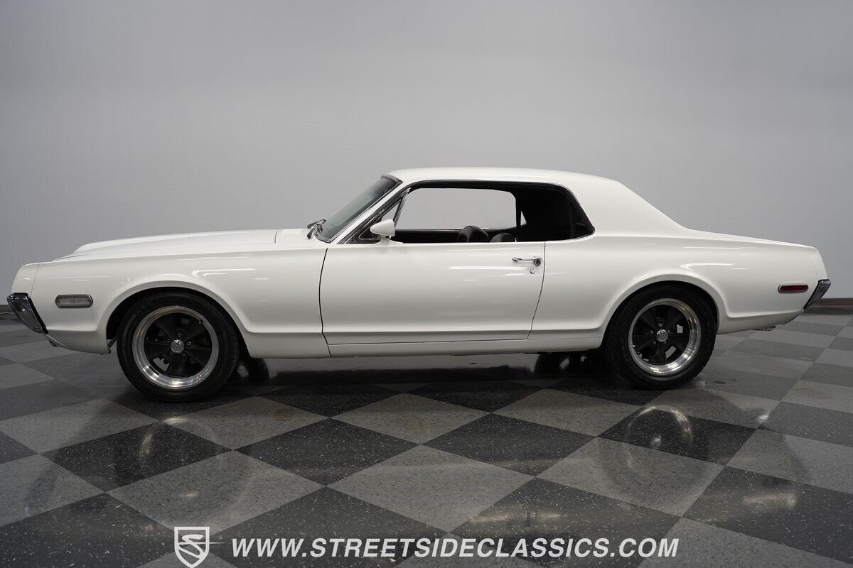 Mercury-Cougar-Coupe-1968-White-Black-127236-2