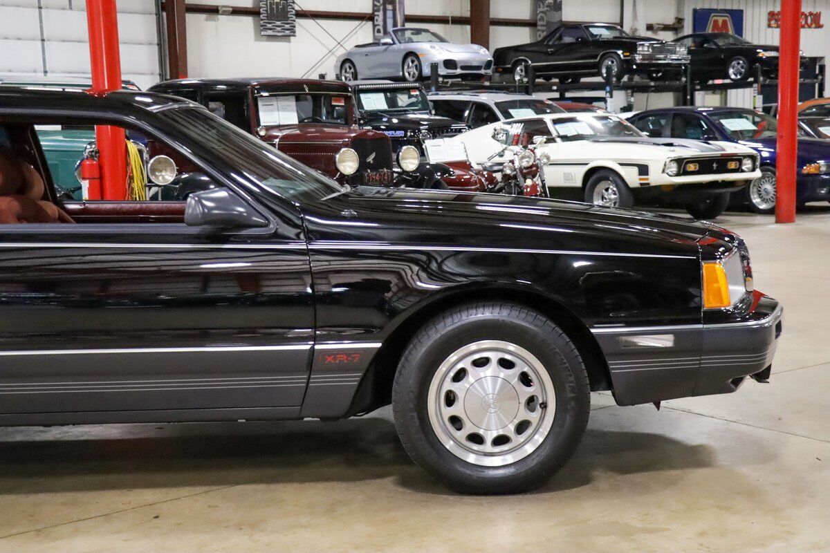 Mercury-Cougar-XR7-1986-Black-Red-68838-10