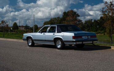 Mercury-Grand-Marquis-Berline-1989-Blue-Blue-240648-3