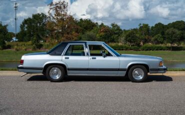 Mercury-Grand-Marquis-Berline-1989-Blue-Blue-240648-6