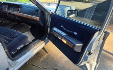 Mercury-Grand-Marquis-Berline-1991-Light-Blue-Blue-95296-14