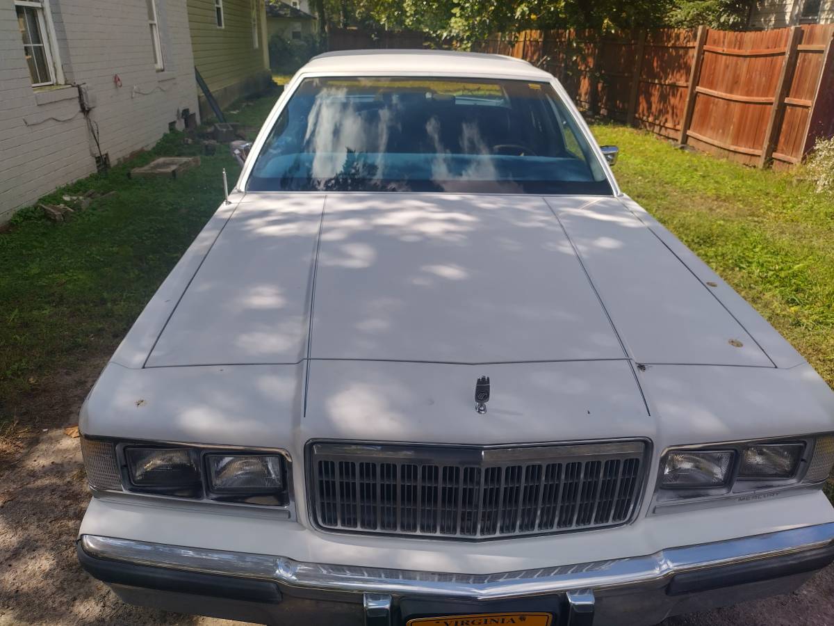 Mercury-Grand-marquis-1988-105434-3