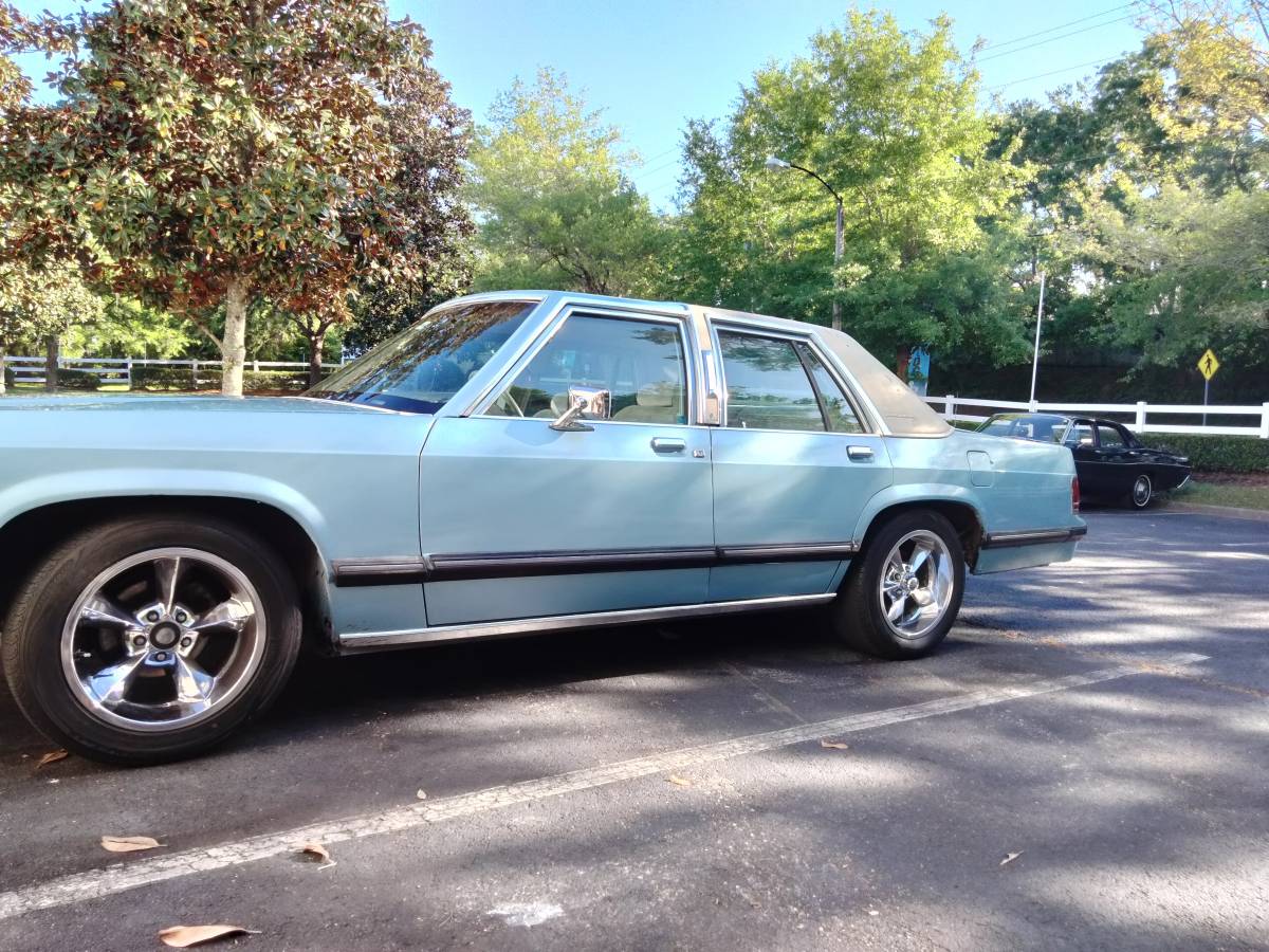 Mercury-Grand-marquis-gs-1990-blue-268760-4