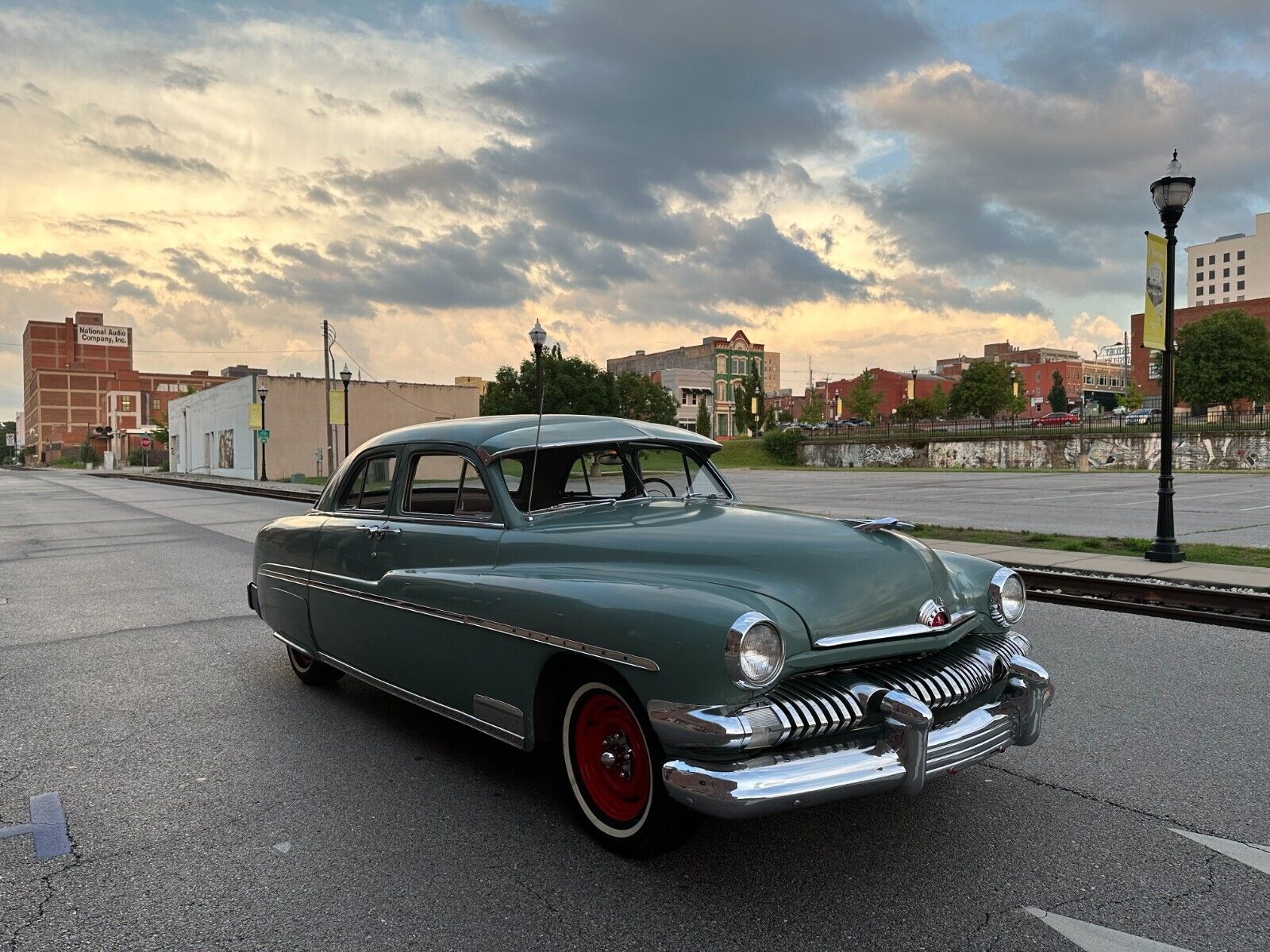 Mercury-Mercury-Eight-Coupe-1951-3