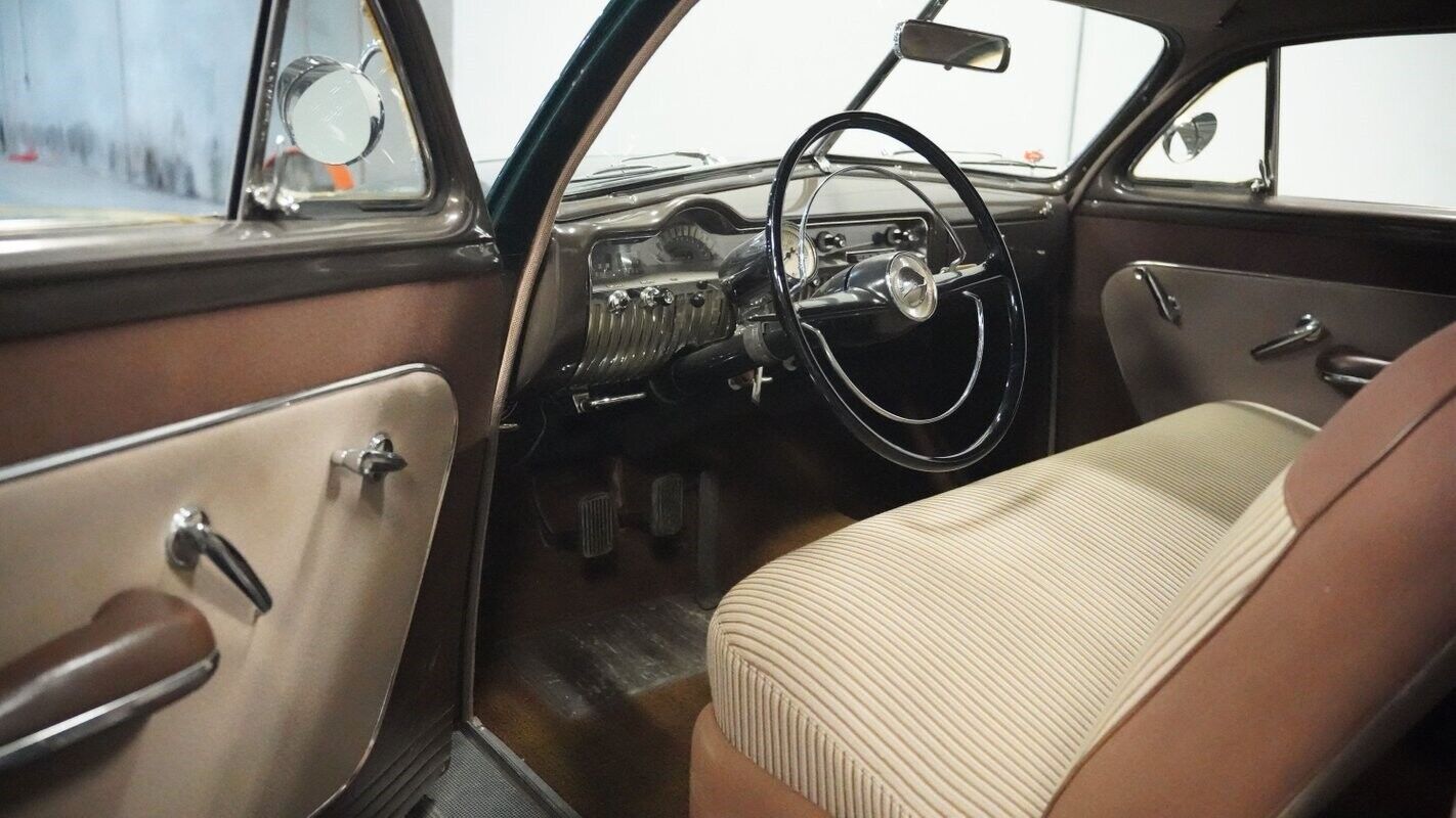 Mercury-Sport-Coupe-Coupe-1951-Green-Tan-76952-4