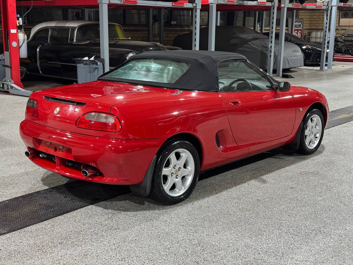 Mg-F-roadster-1995-red-78446-10