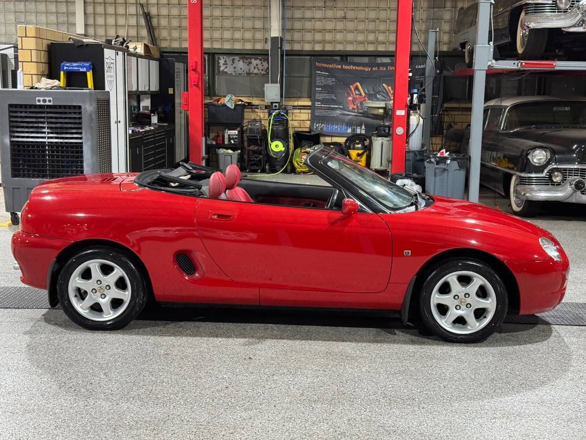 Mg-F-roadster-1995-red-78446-3