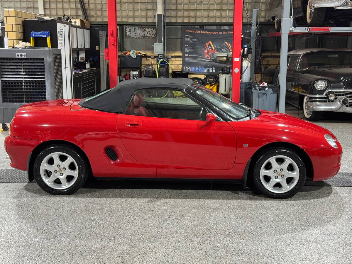 Mg-F-roadster-1995-red-78446-9