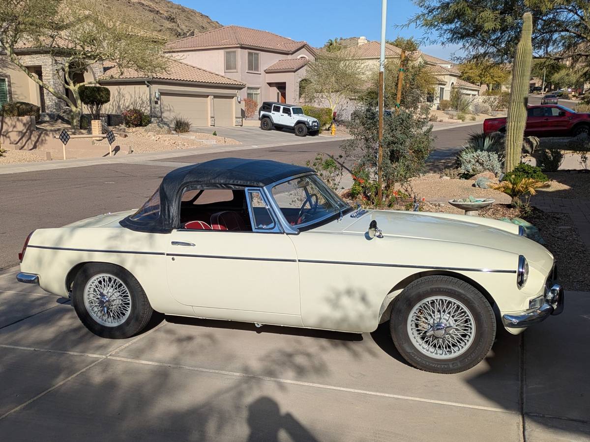 Mg-Mgb-1966-white-1609-6