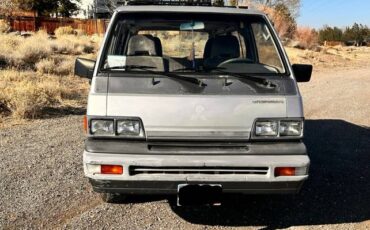 Mitsubishi-Delica-1987-silver-288072-2