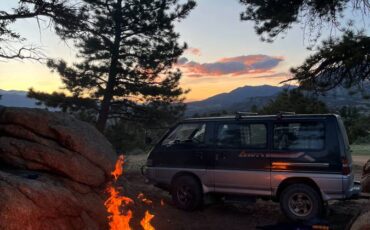 Mitsubishi-Delica-diesel-1991-black-127999-1