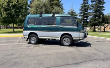 Mitsubishi-Delica-l300-diesel-1993-191706-1