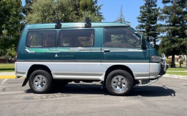 Mitsubishi-Delica-l300-diesel-1993-191706-5