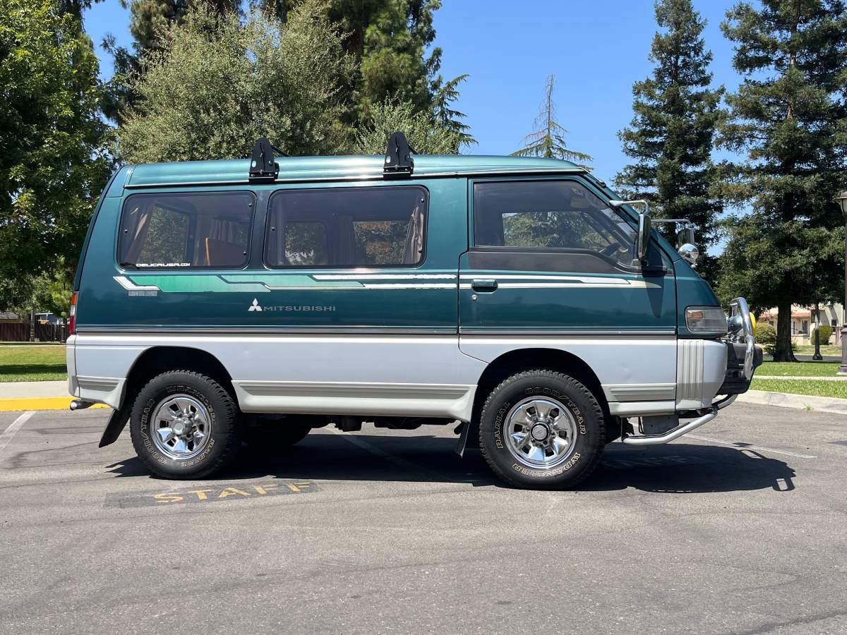 Mitsubishi-Delica-l300-diesel-1993-191706-5