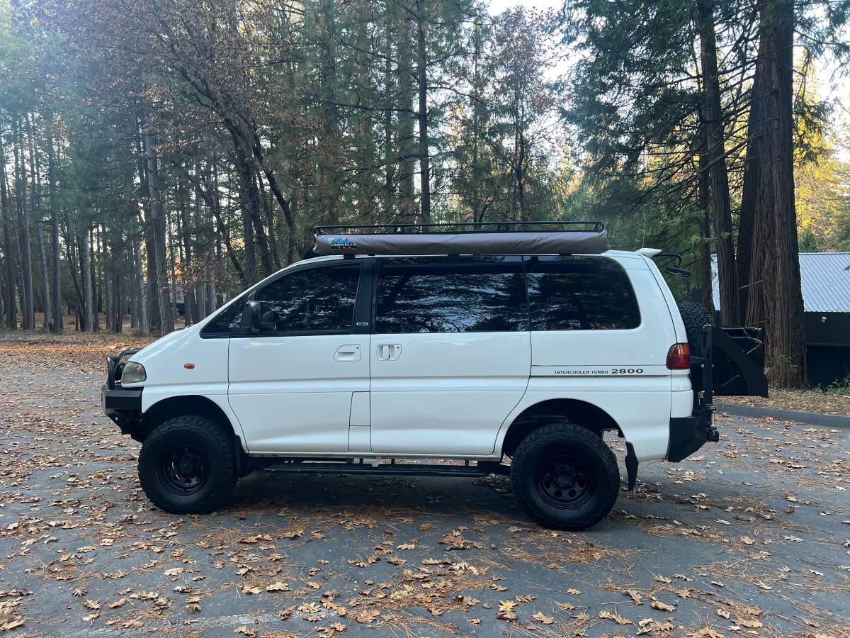 Mitsubishi-Delica-l400-turbo-diesel-1994-1