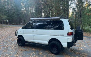 Mitsubishi-Delica-l400-turbo-diesel-1994-2