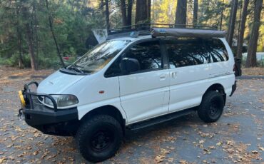 Mitsubishi-Delica-l400-turbo-diesel-1994