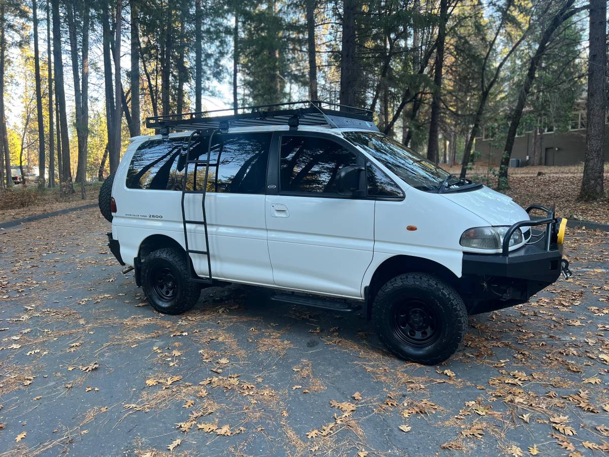 Mitsubishi-Delica-l400-turbo-diesel-1994-8