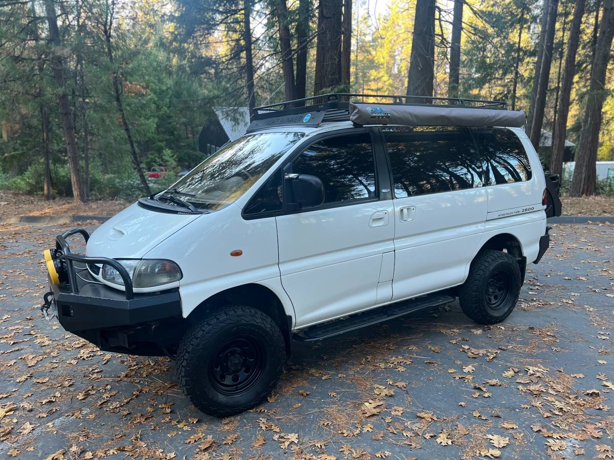 Mitsubishi-Delica-l400-turbo-diesel-1994