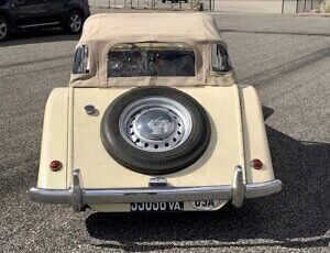 Morgan-44-Cabriolet-1958-Yellow-White-48280-3