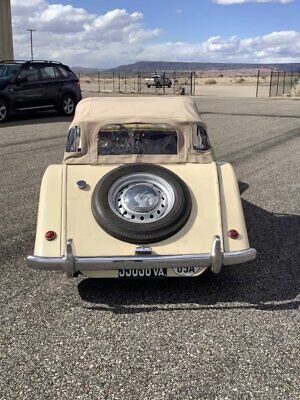 Morgan-44-Cabriolet-1958-Yellow-White-48280-3