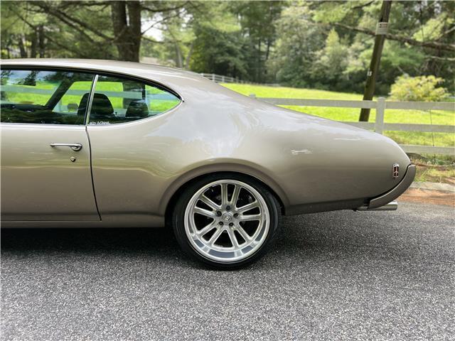 Oldsmobile-442-1969-Gray-Black-2-6