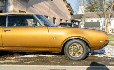 Oldsmobile-442-Coupe-1969-Gold-Black-38624-10