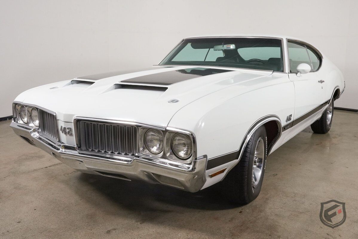 Oldsmobile-442-W-30-HOLIDAY-COUPE-1970-3