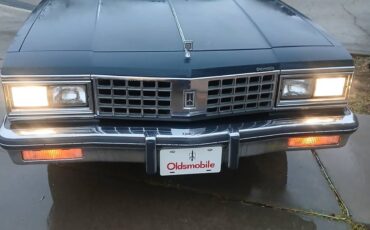 Oldsmobile-88-diesel-1985-3