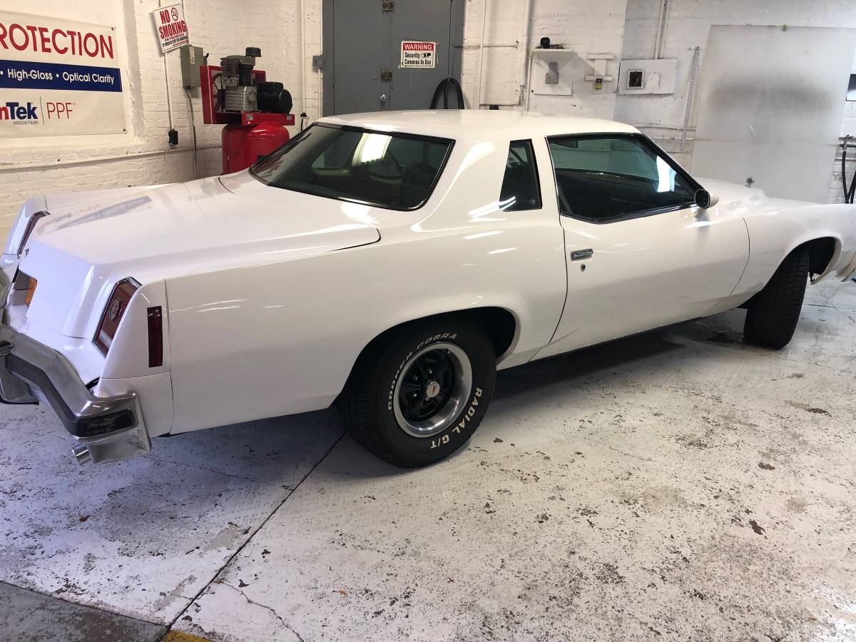 Oldsmobile-98-1977-white-93733-22