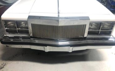 Oldsmobile-98-1977-white-93733-5