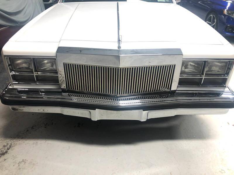 Oldsmobile-98-1977-white-93733-5