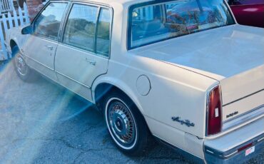 Oldsmobile-98-regency-1986-128424-2