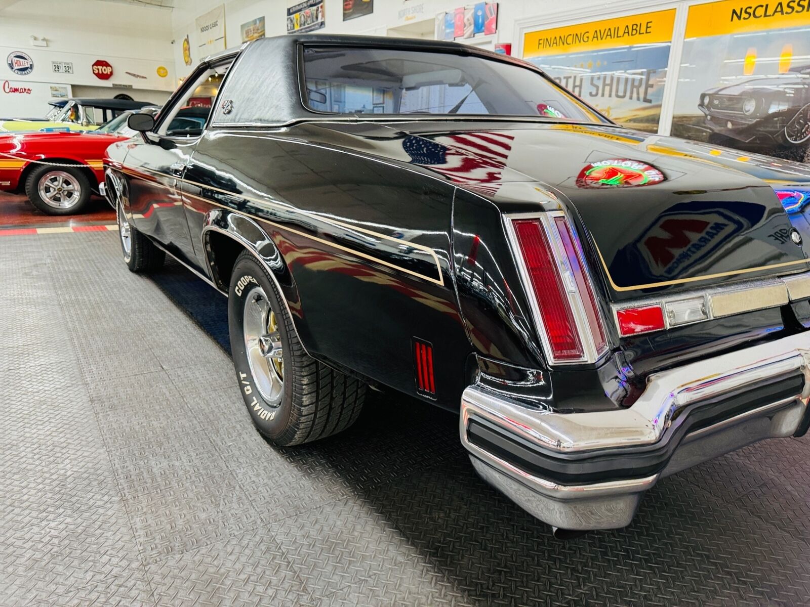 Oldsmobile-Cutlass-1975-Black-White-101440-23