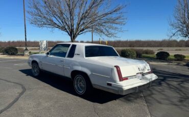 Oldsmobile-Cutlass-1983-white-144841-3