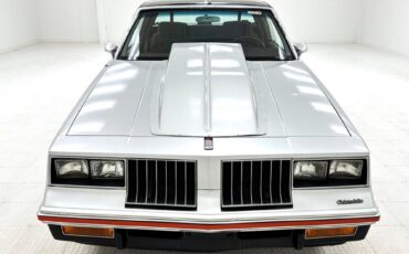 Oldsmobile-Cutlass-1984-Silver-Red-21393-8