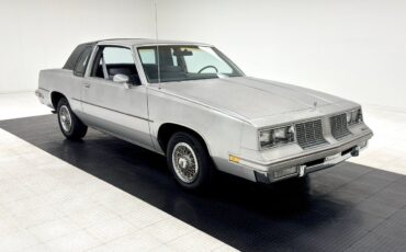 Oldsmobile-Cutlass-1985-6