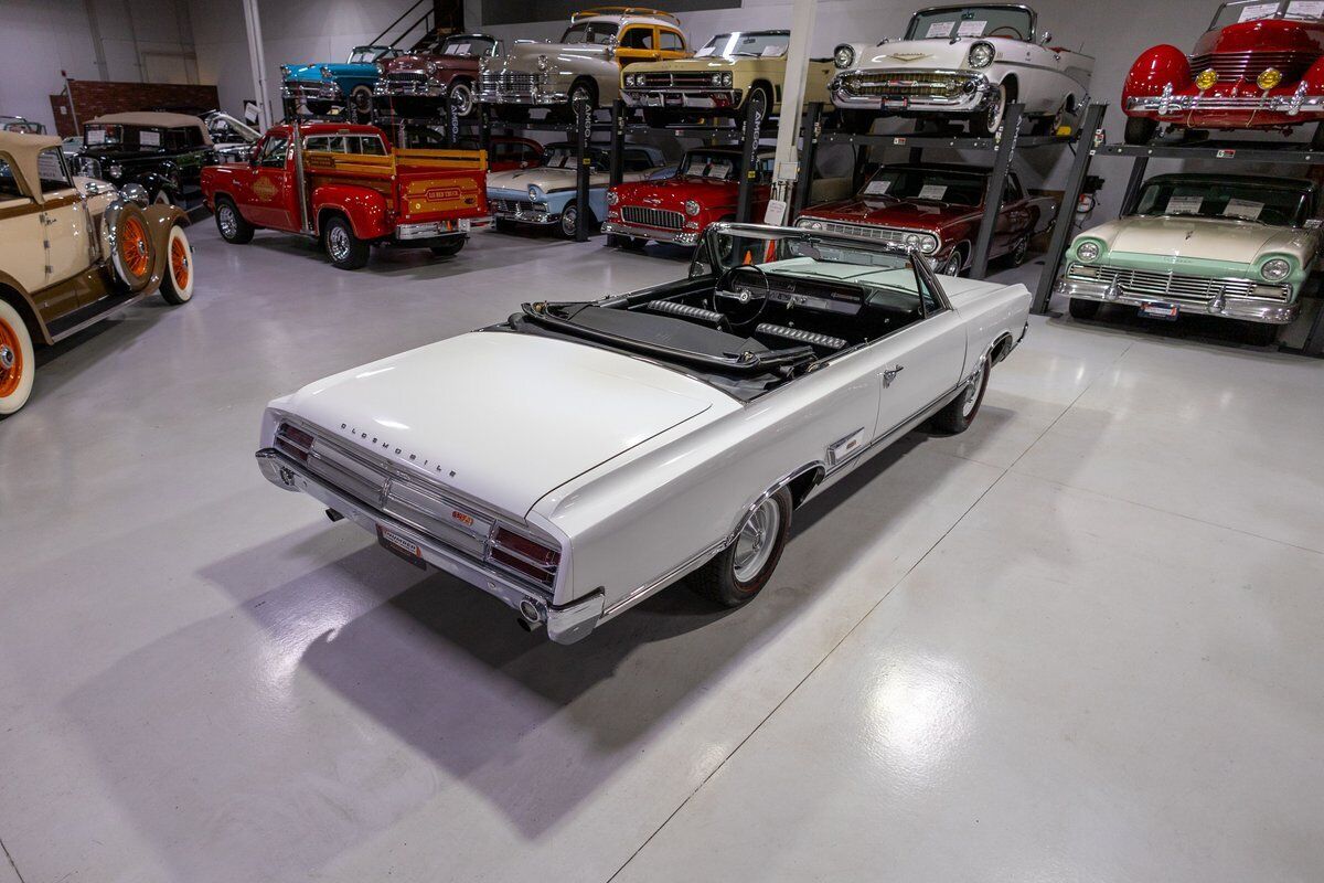 Oldsmobile-Cutlass-442-Convertible-1965-White-Black-125260-8