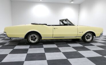 Oldsmobile-Cutlass-Cabriolet-1967-Yellow-Black-55040-11