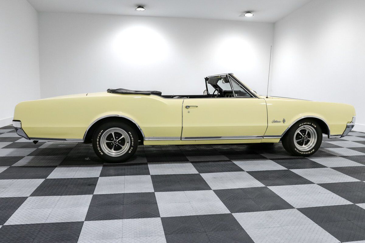 Oldsmobile-Cutlass-Cabriolet-1967-Yellow-Black-55040-11