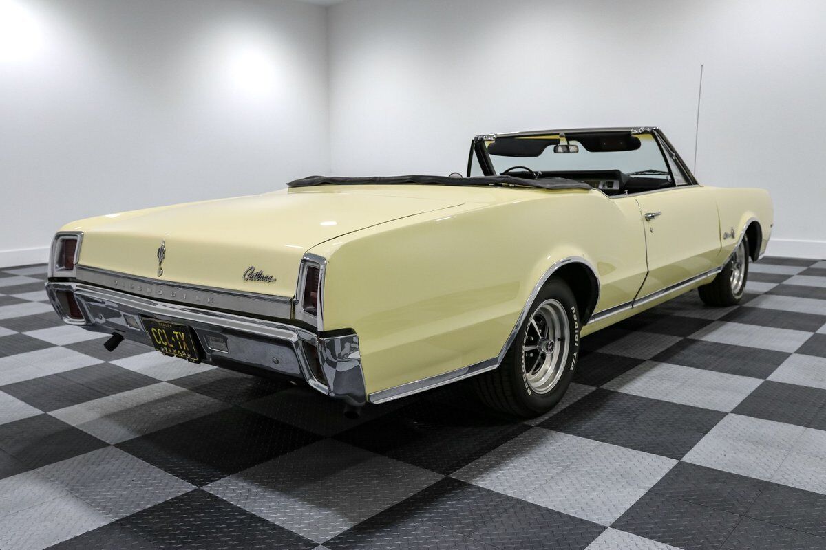 Oldsmobile-Cutlass-Cabriolet-1967-Yellow-Black-55040-9