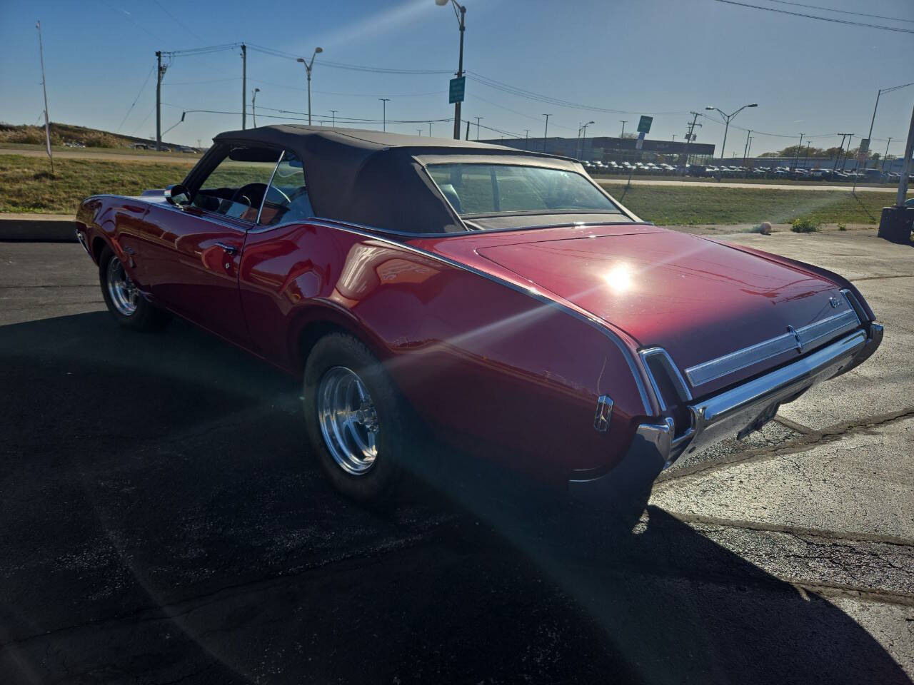 Oldsmobile-Cutlass-Cabriolet-1969-Red-Black-121056-13