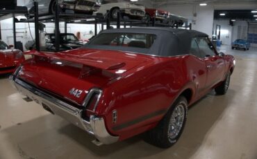 Oldsmobile-Cutlass-Cabriolet-1969-Red-Black-140864-5