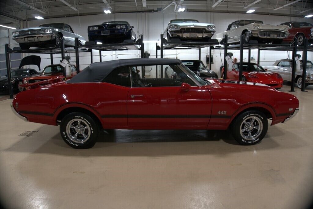 Oldsmobile-Cutlass-Cabriolet-1969-Red-Black-140864-6