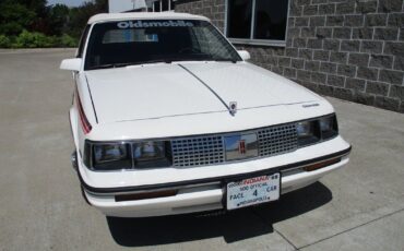 Oldsmobile-Cutlass-Ciera-Indy-500-Festival-Parade-Car-1985-4